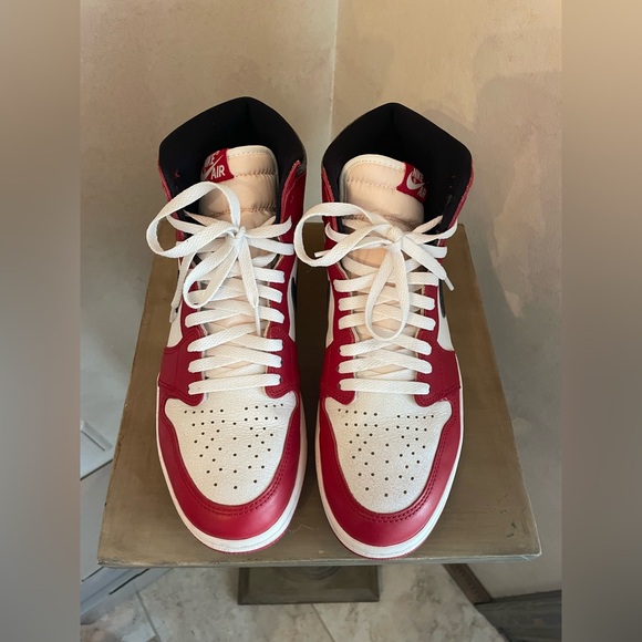 Air Jordan 1 Lost & Found - Picture 2 of 11